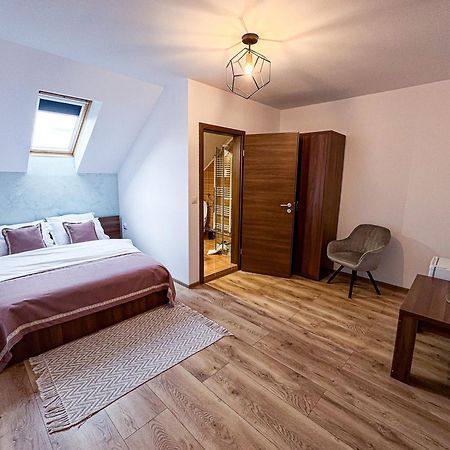 La Coltul Castelului Bran Boutique Hotel Bagian luar foto