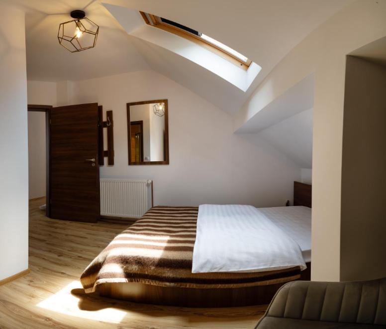 La Coltul Castelului Bran Boutique Hotel Bagian luar foto