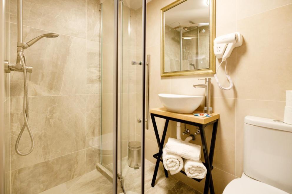La Coltul Castelului Bran Boutique Hotel Bagian luar foto