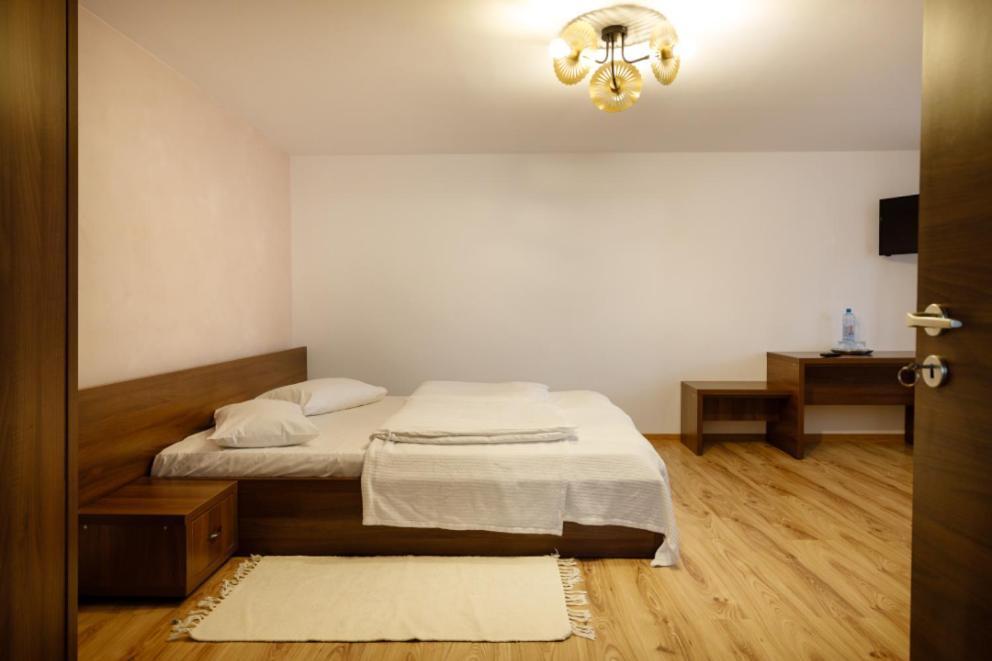 La Coltul Castelului Bran Boutique Hotel Bagian luar foto