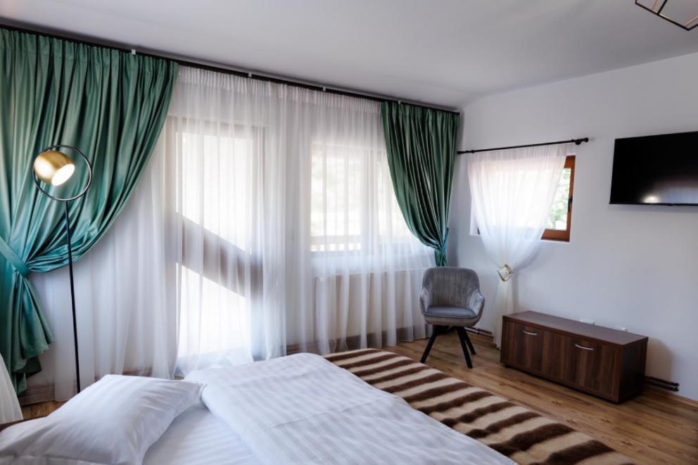 La Coltul Castelului Bran Boutique Hotel Bagian luar foto