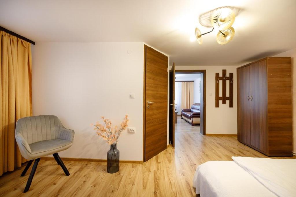 La Coltul Castelului Bran Boutique Hotel Bagian luar foto