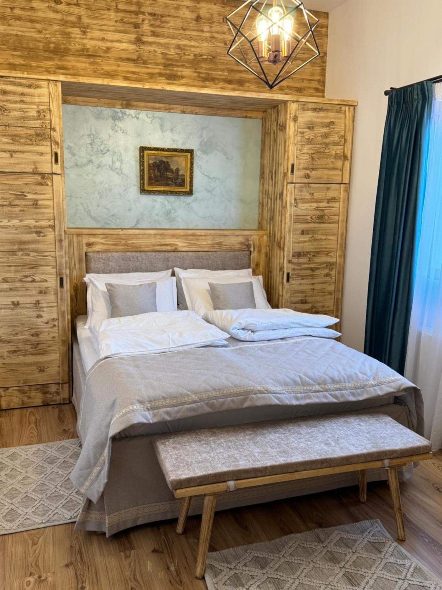 La Coltul Castelului Bran Boutique Hotel Bagian luar foto