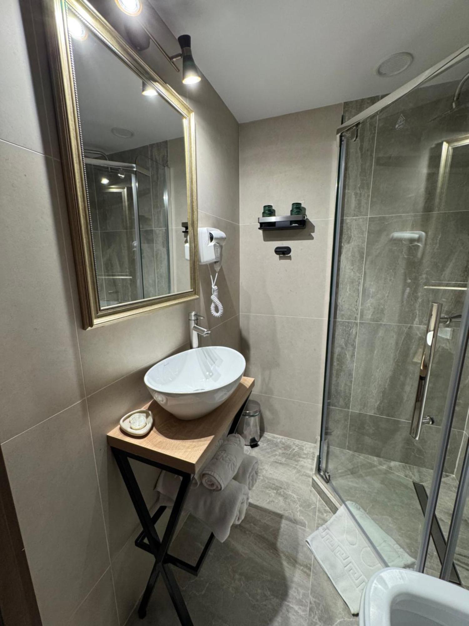 La Coltul Castelului Bran Boutique Hotel Bagian luar foto