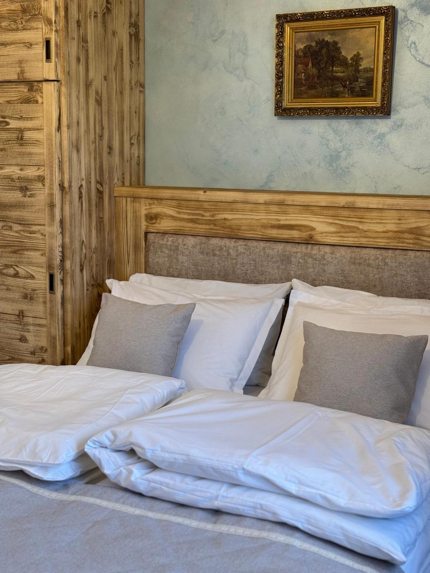 La Coltul Castelului Bran Boutique Hotel Bagian luar foto