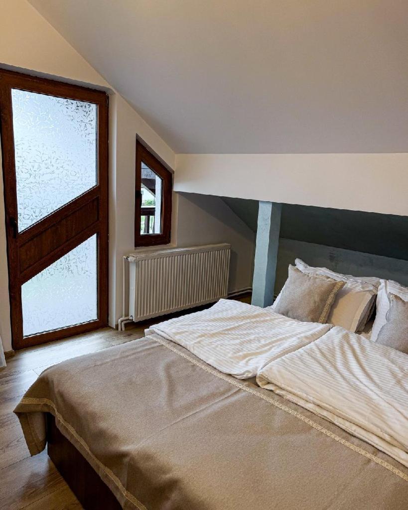 La Coltul Castelului Bran Boutique Hotel Bagian luar foto