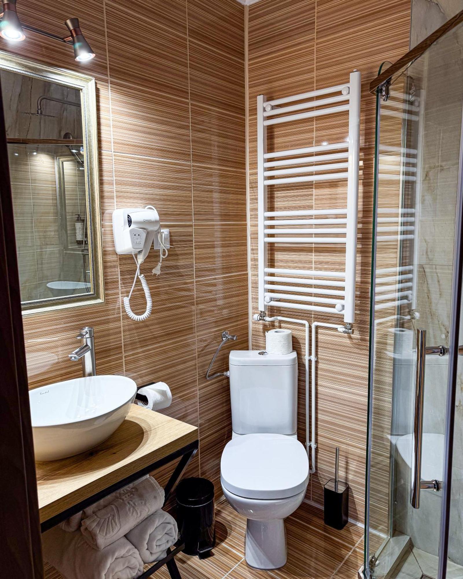 La Coltul Castelului Bran Boutique Hotel Bagian luar foto