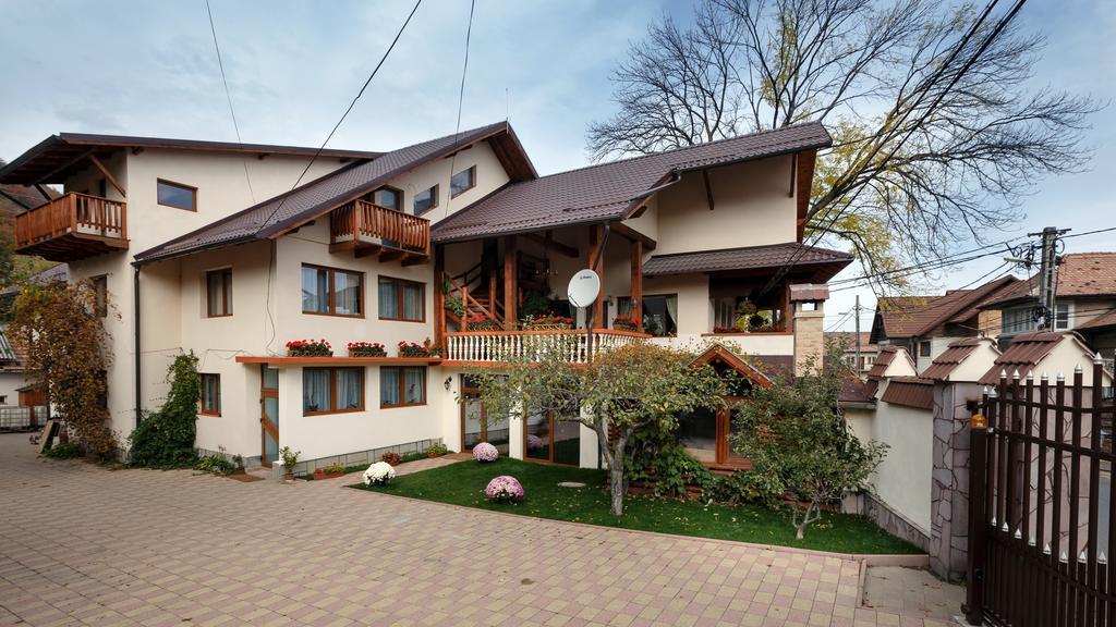 La Coltul Castelului Bran Boutique Hotel Bagian luar foto