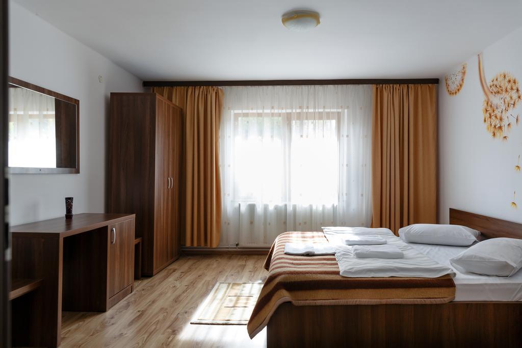 La Coltul Castelului Bran Boutique Hotel Bagian luar foto